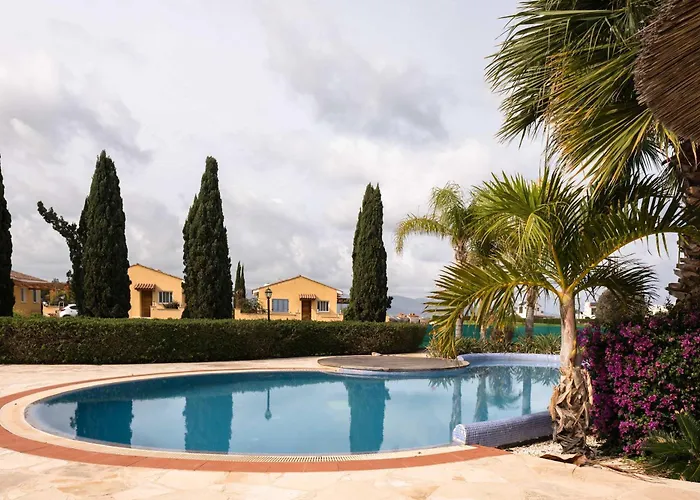 Special Launch Price! Majestic 1br Sea View & Gym Vila