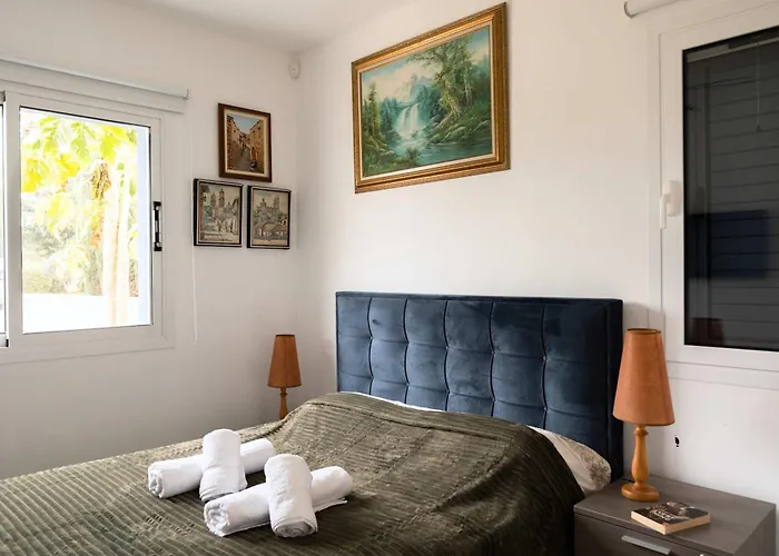 Special Launch Price! Majestic 1br Sea View & Gym * Polis