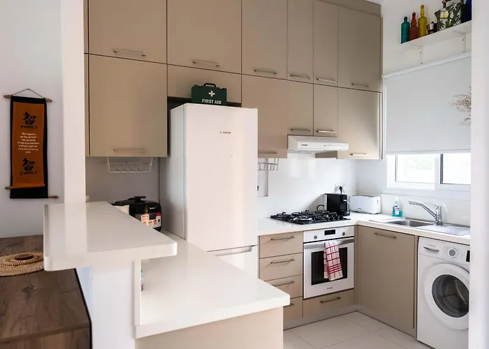 Vila Special Launch Price! Majestic 1br Sea View & Gym